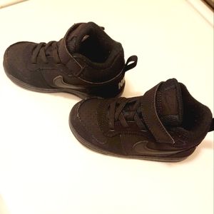 Black Nike sneakers size 8 toddler